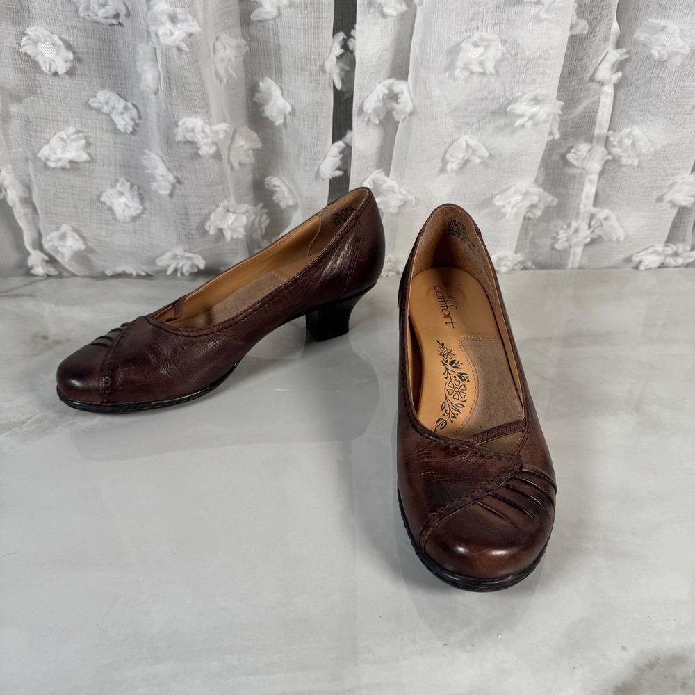 Strictly Comfort Brown Leather Retro Heels Pumps Cushioned 7.5M 2" Heel